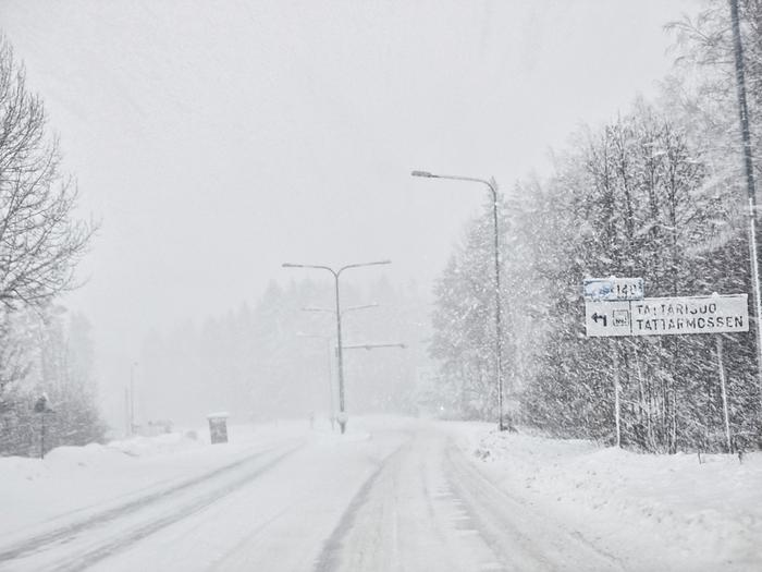 Lumipyryä Helsingissä