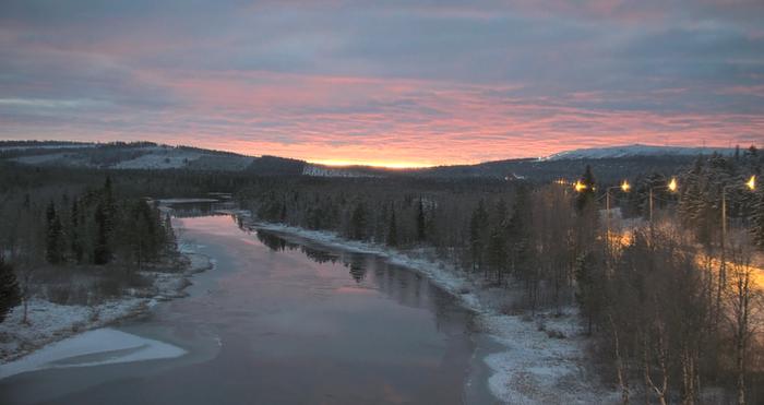 Lokakuinen aamu Muoniossa Lokakuinen aamu Muoniossa.