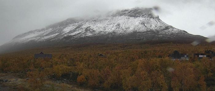 Saanatunturin rinteillä oli vähän lunta tai räntää 14. syyskuuta 2022.