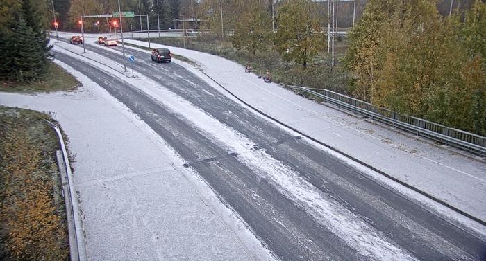 Tampereella oli vähän lunta maassa 19. lokakuuta 2023.