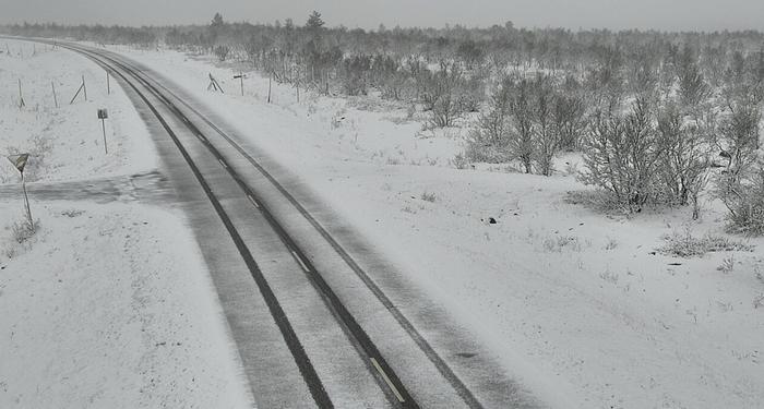 Kesäkuu 2023 alkoi paikoin lumisateilla Lapissa.