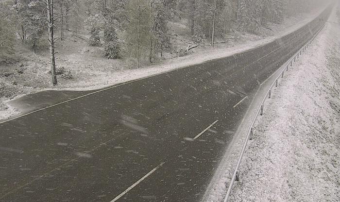 Kesäkuun 1. päivä 2023 toi lumisateita Kolariin.