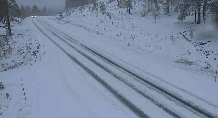 Lumisade huononsi ajokeliä Kolarissa 20. syyskuuta 2023.