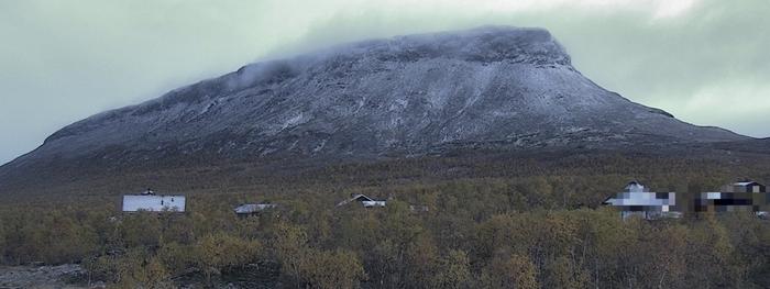 Saanatunturin rinteillä oli vähän lunta aamulla 23. syyskuuta 2025.