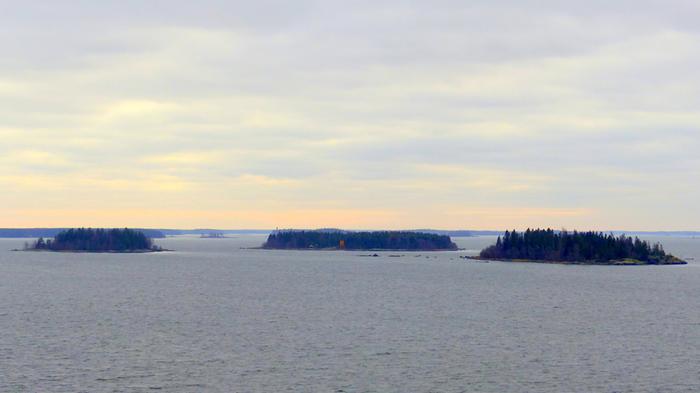 Marraskuisia näkymiä Raippaluodon sillalta.