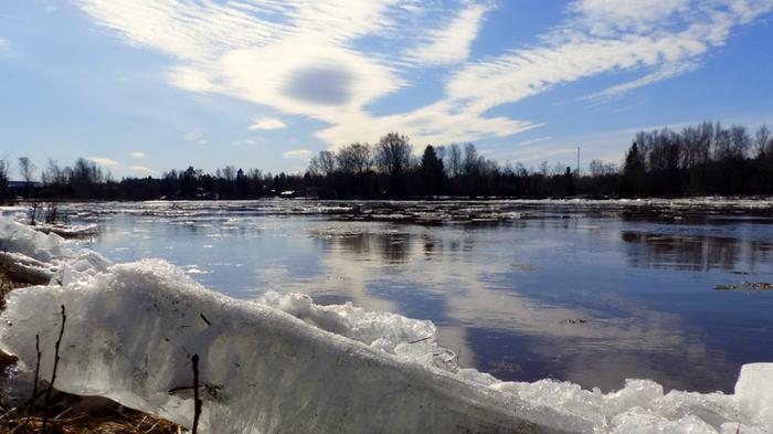 Jäät ovat jo paikoin lähteneet Kyrönjoesta.