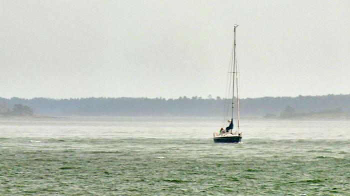 Elokuussa lämmin meri synnyttää tyypillisesti sadekuuroja.