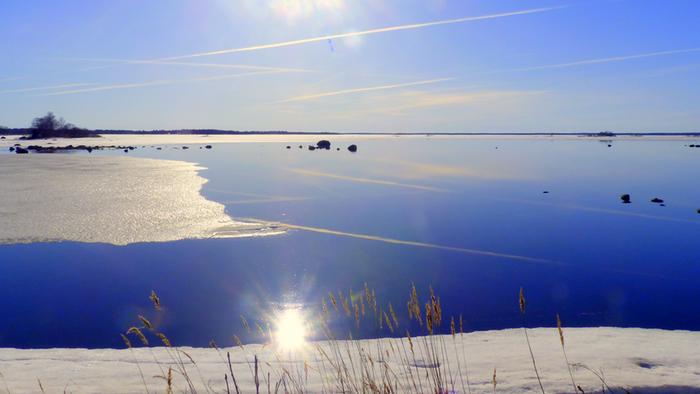 Kevätaurinkoa Kevätaurinkoa Merenkurkussa.