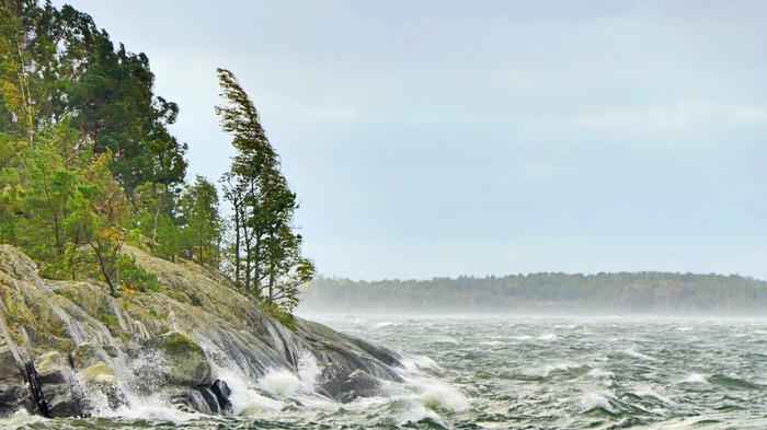 Pirjo-myrsky Pirjo-myrsky voimisti tuulta merellä Uudenkaupungin edustalla.