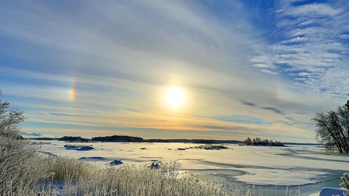Halo Uudessakaupungissa. Aurinkoa voidaan nähdä viikon kuluessa reilusti.