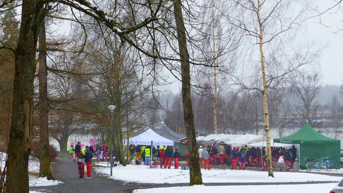 Vappuaattoa juhlittiin lumisissa tunnelmissa Vaasassa vuonna 2017.
