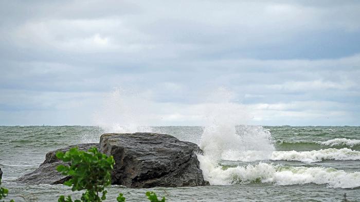 Tuulinen sää tyrskytti merta viikonloppuna.