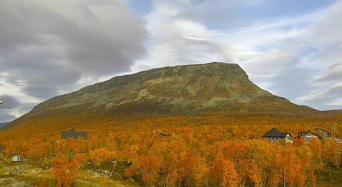 Saana Ruskaa Saanatunturin ympärillä Kilpisjärvellä.