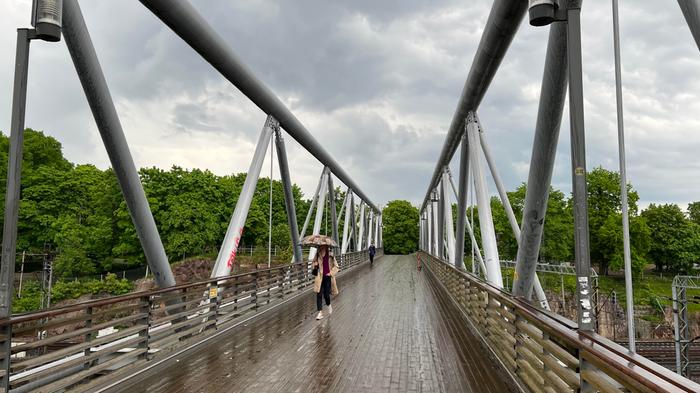 Sadekuuroaamu Helsingissä Sadekuuroaamu Helsingissä.