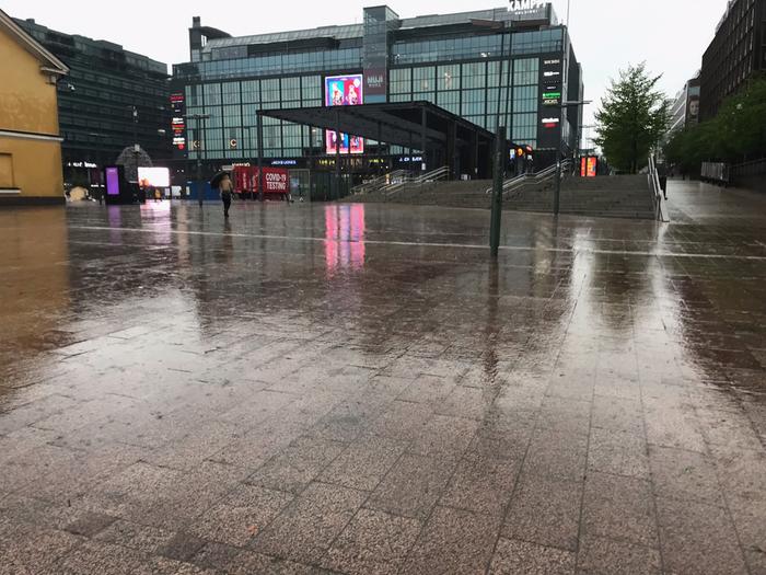 Sateinen Helsinki.