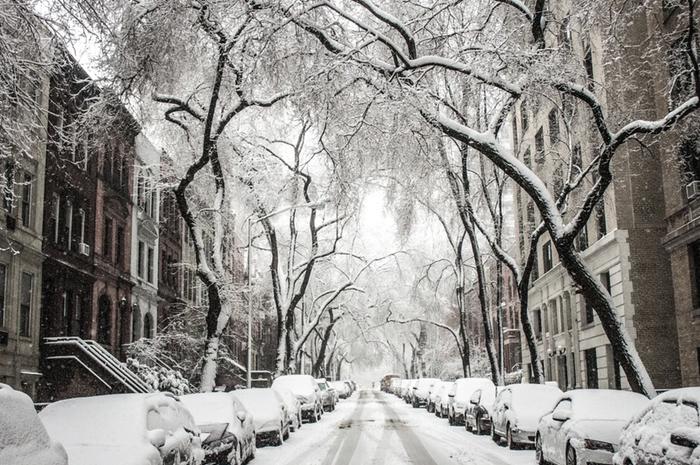 On average, it snows on 12 days per year in New York.