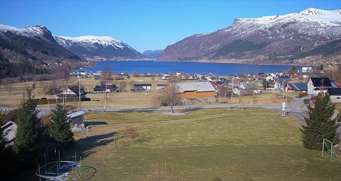 Läntisessä Norjassa lämpötila on kohonnut lauantaina lähelle 15 astetta. Ruotsissa ja Norjassa kevät onkin jo selvästi pidemmällä.