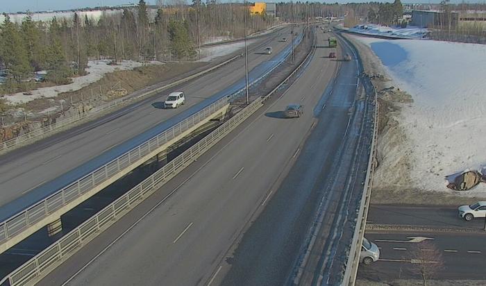 Helsinki–Vantaan lentoasemalla on mitattu tänään yli 10 astetta. 