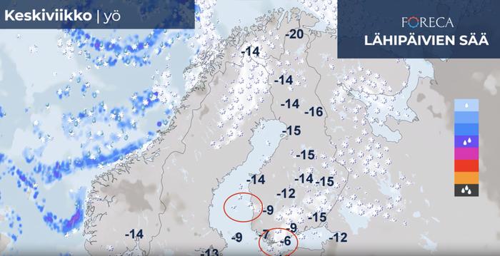 Keskiviikkoyönä lumikuuroja voi yhä ajautua länsi- ja etelärannikolle, mutta tässä vaiheessa niiden todennäköisyys laskee länsirannikolla ja sakeimpien lumikuurojen painopiste siirtyy todennäköisesti Uudellemaalle.