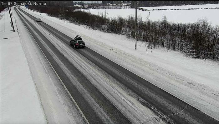 Raju lauhtuminen saa ajokelin liukkaaksi.