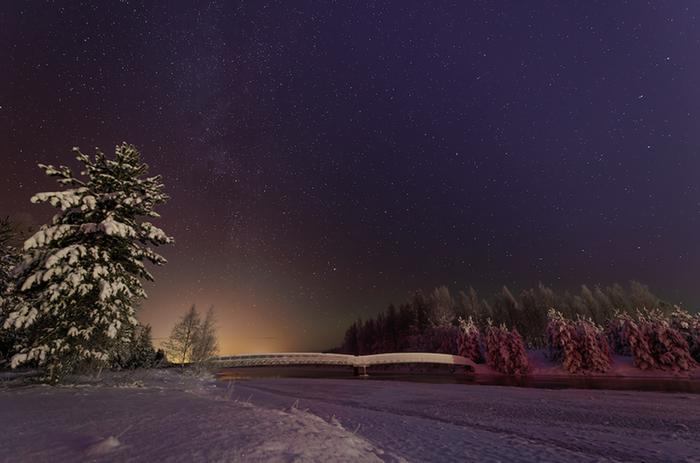 Tähdet pakkasyönä.