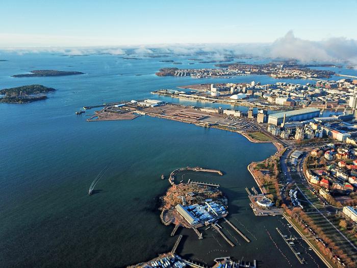 Näky Etelä-Helsingin yllä aurinkoisena marraskuun päivänä.