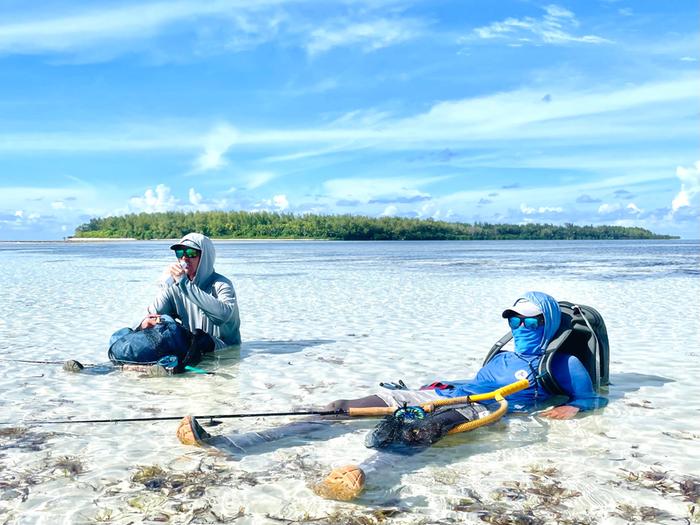 Seychellit, Jasper Pääkkönen Nesteytystauko Seychellien ulkoatolleilla helteessä