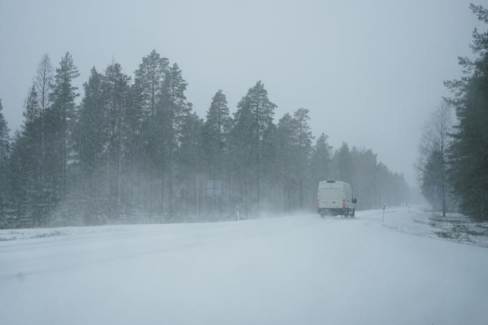 Lumisadetta Lokakuista lumisadetta.