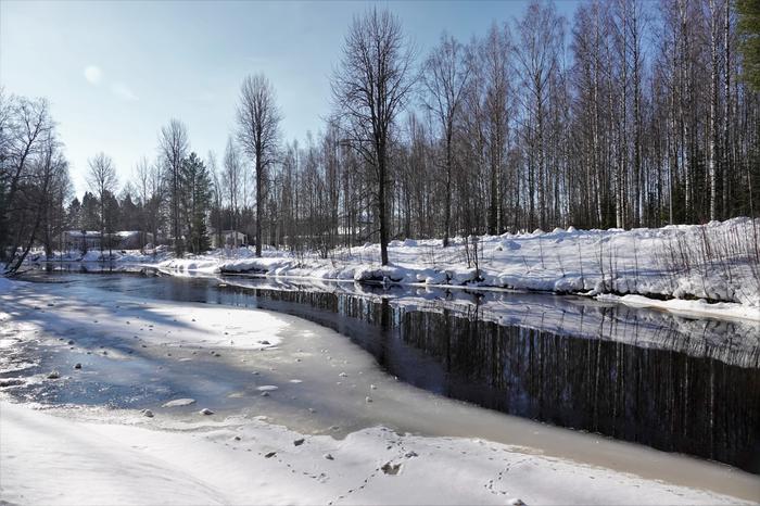 Maaliskuun aurinkoa Jyväskylässä.
