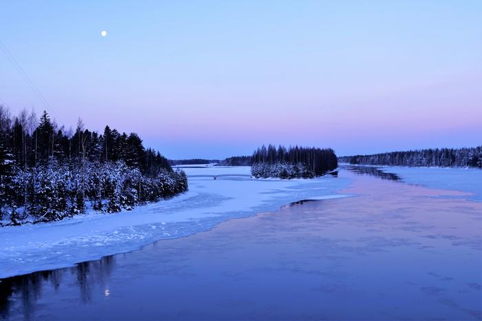 Maan pohjoisosassa pakkanen on monin paikoin ollut kireää sunnuntai-iltana ja maanantaiyönä. Ensimmäistä kertaa tänä talvikautena on rikottu 30 pakkasasteen raja.