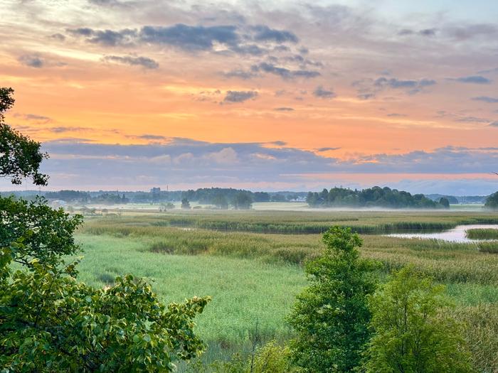 Selkeinä öinä lähelle maanpintaa voi muodostua utua tai sumua.