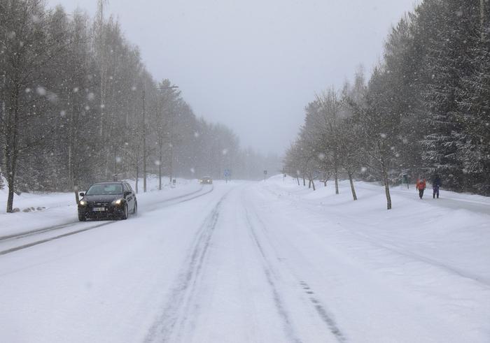 Talvi pitää Suomea tiukasti otteessaan vielä maaliskuussa.