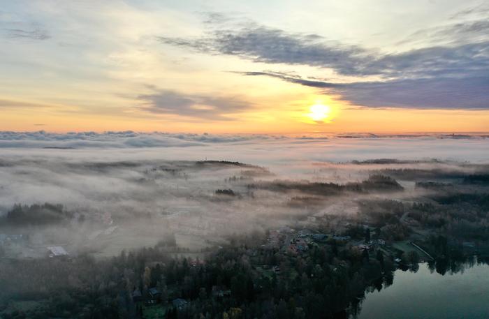 Säteilysumua kylmän yön jäljiltä. 