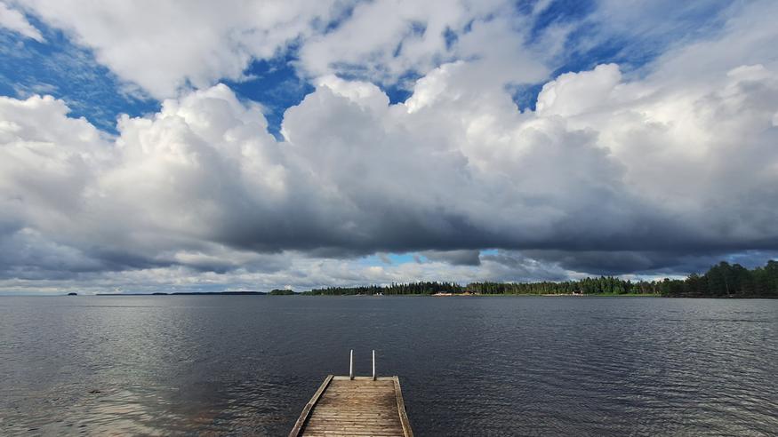 Ukkosta ja aurinkoa – varaudu loppuviikolla kuurosateiseen säähän