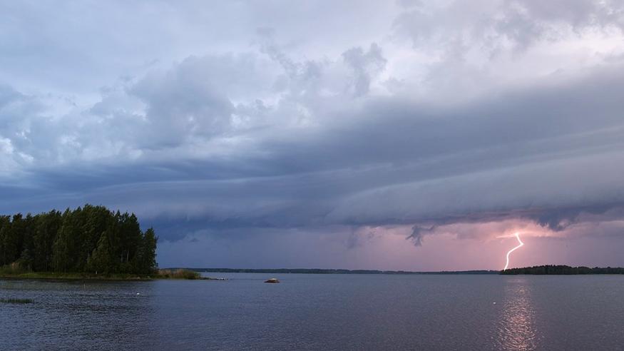Missä myrskyt ja rajuilmat viipyvät? – näin meteorologi kommentoi tilannetta
