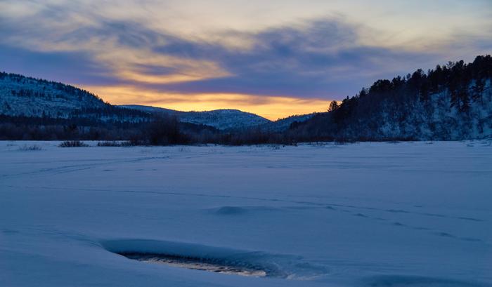 Jouluaaton maisemaa kaamosalueelta.