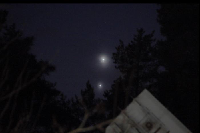 Venus ja Jupiter olivat harvinaisen lähekkäin iltataivaalla maaliskuussa 2023.