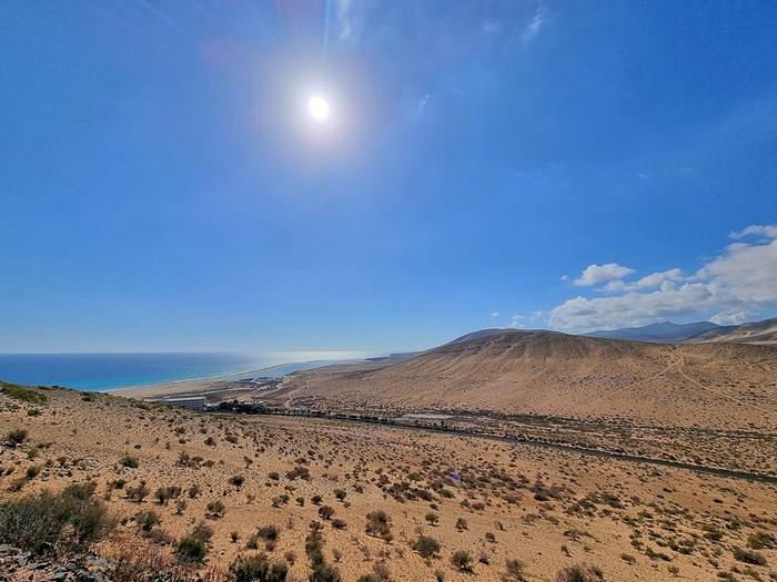 Iberian niemimaalla, Italiassa ja Kanariansaarilla suomalainen helleraja, 25 astetta, voi ylittyä loppuviikosta.
