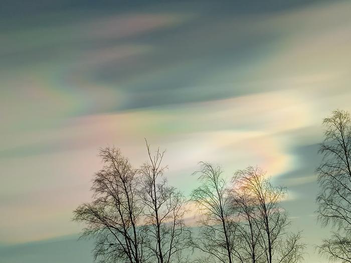 Helmiäispilvi Kauhavalla Helmiäispilviä Kauhavalla.