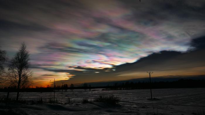 Helmiäispilvi Kemijärvellä Helmiäispilviä Kemijärvellä.