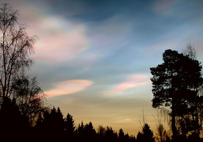 Helmiäispilviä Kokkolassa Helmiäispilviä Kokkolassa.
