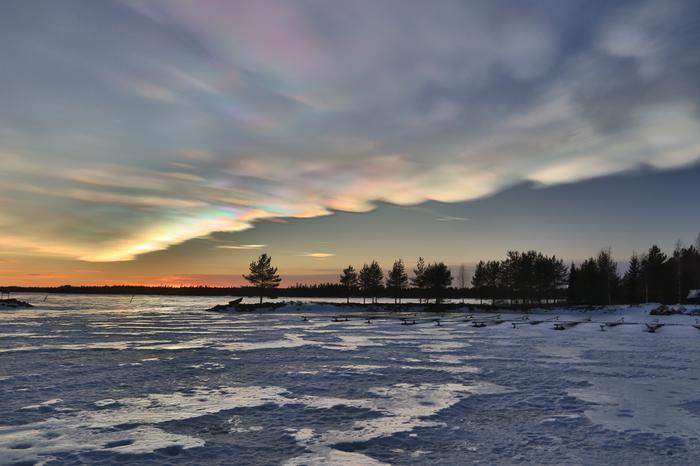 Helmiäispilviä Vaalassa.