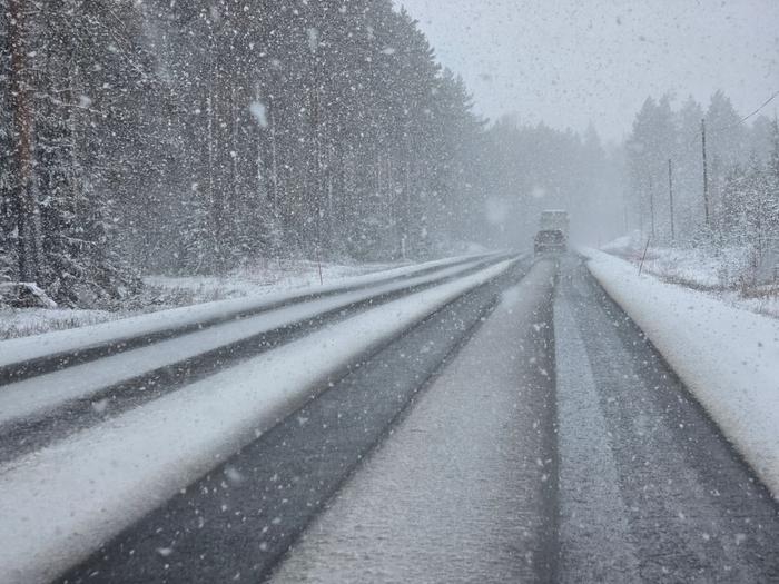 Erittäin huono ajokeli maan keskiosassa huhtikuun lopussa.