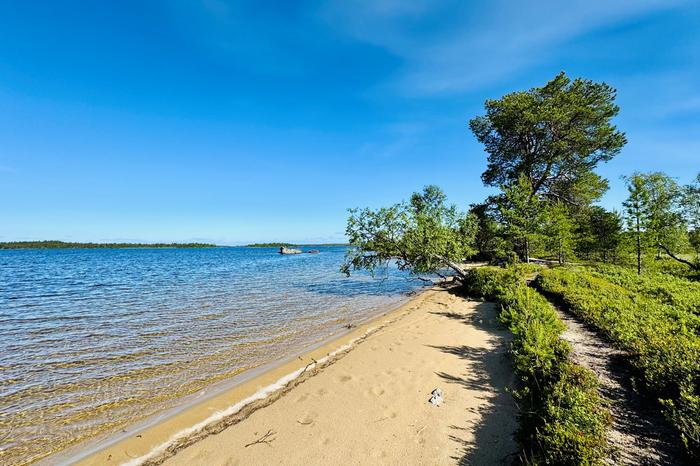 Inarijärven kesää.