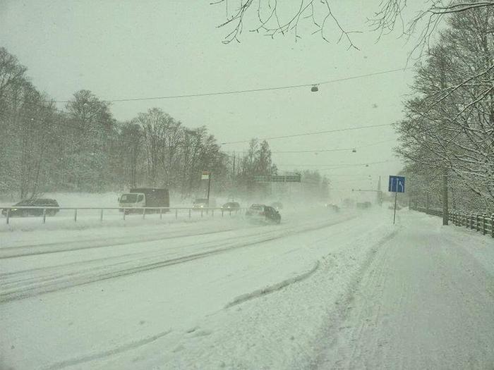 Viikonlopun lumipyryssä näkyvyys voi olla Itä-Suomessa heikko. Myös myrskypuuskat ovat mahdollisia.