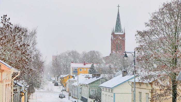 Lunta on eteläisessäkin Suomessa muutamia senttimetrejä.