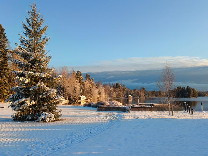 Joskus pilvilautan raja on terävä, ja samalla alueen lämpötilanvaihtelu on suurta. Selkeillä alueilla voi olla talvella kymmenen astetta kylmempää kuin pilvisillä.