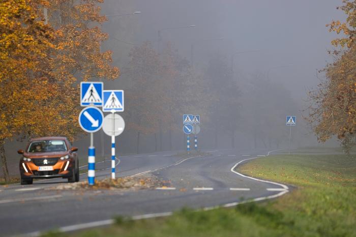 Syysaamuisin auringon lämmittävä vaikutus on jo heikompi kuin kesällä ja sumun hälveneminen on hitaampaa.
