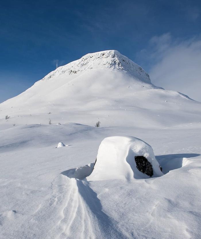 Kevättalven hanget Saana-tunturilla. 