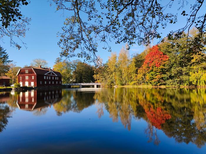 Strömfors ruskan aikaan Lokakuu toi tullessaan kaunista ruskaa koko maahan.